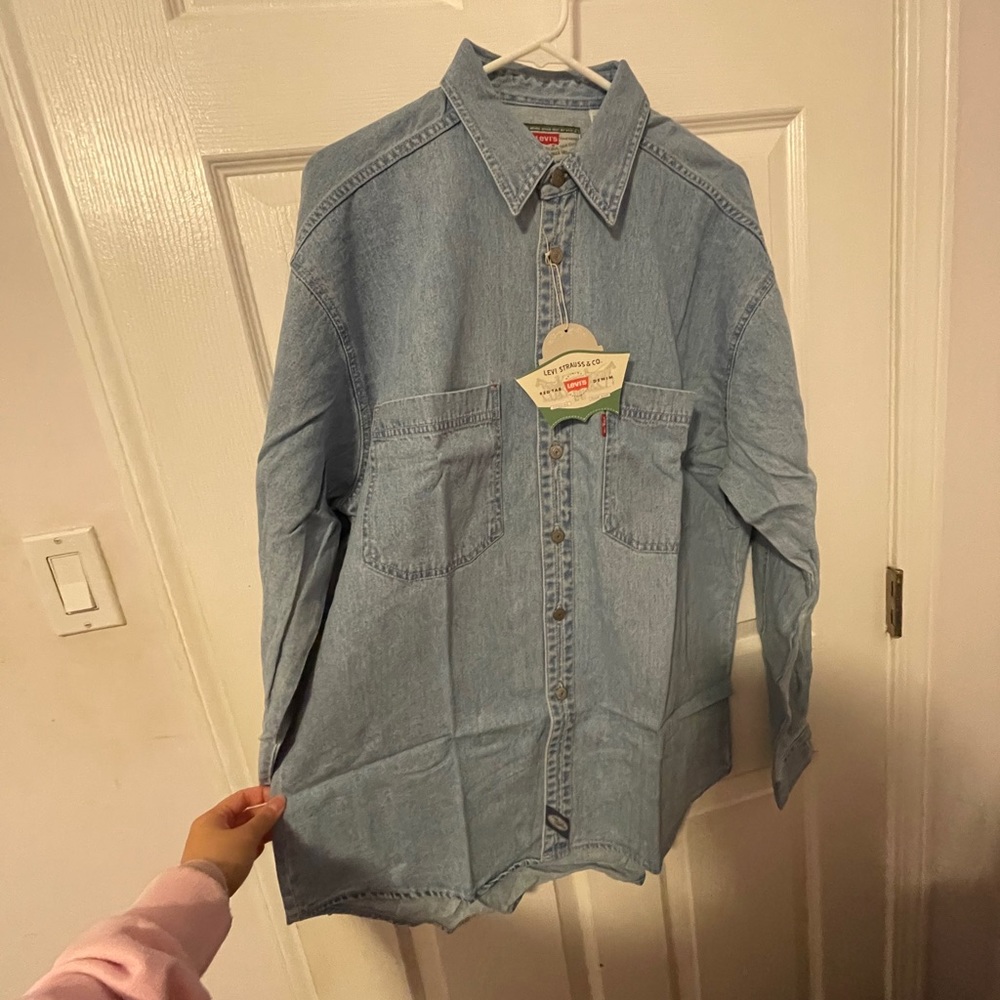 Levi’s shirt